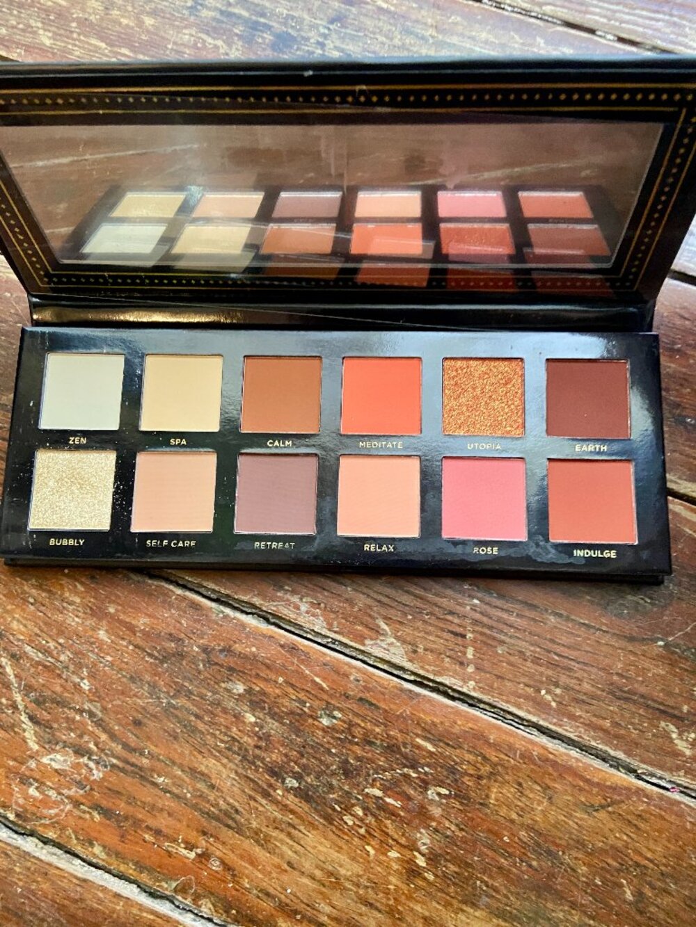 Ace Beaute Serenity 12 Color Eyeshadow Palette 19.2g New